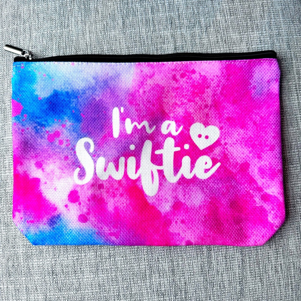 🎁 NWT pink/blue tye-dye “I’m a Swiftie” 9x7.5” cosmetic bag